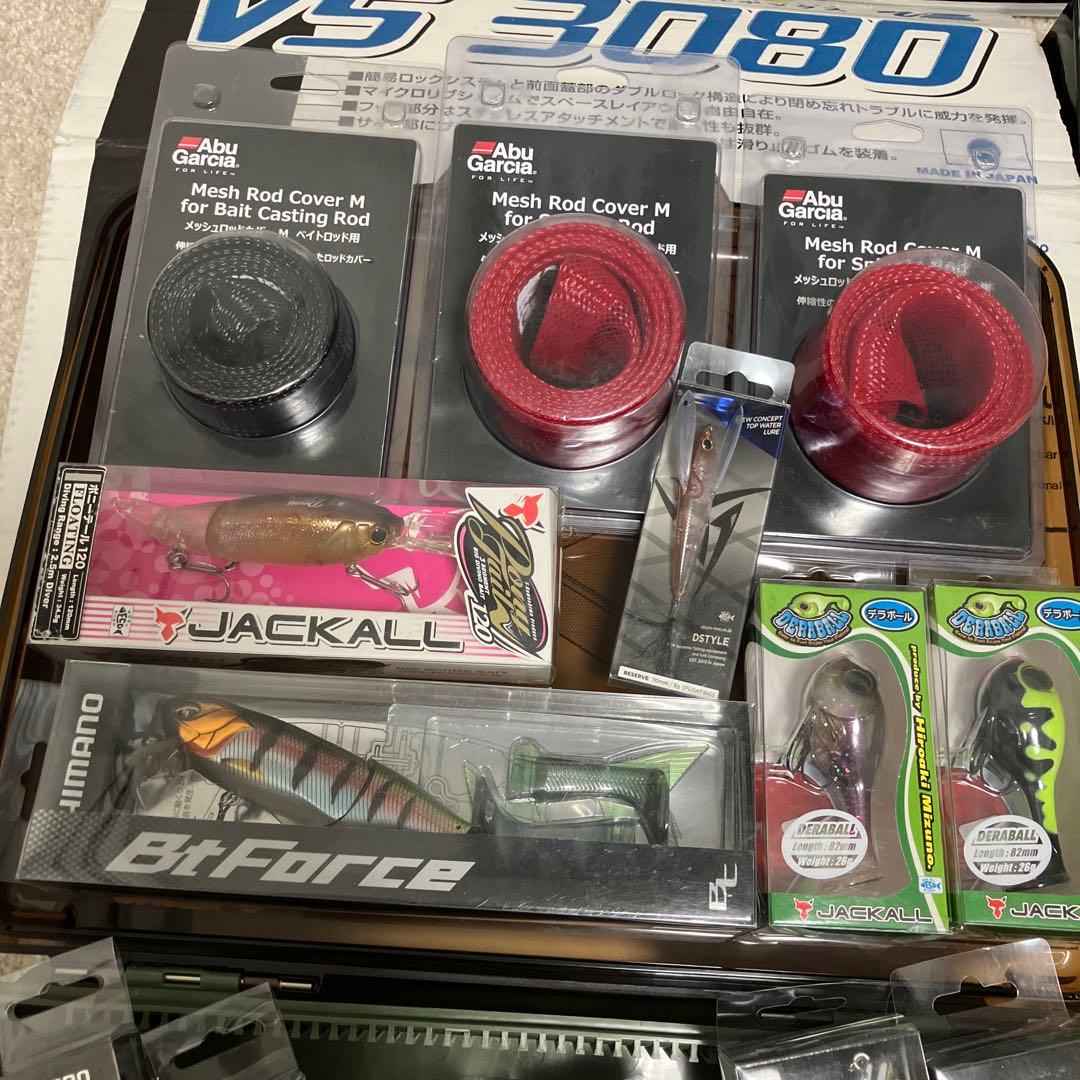 バス釣り引退セット　タックルボックス　ハードルアー・ソフトルアー・ベイトリール等