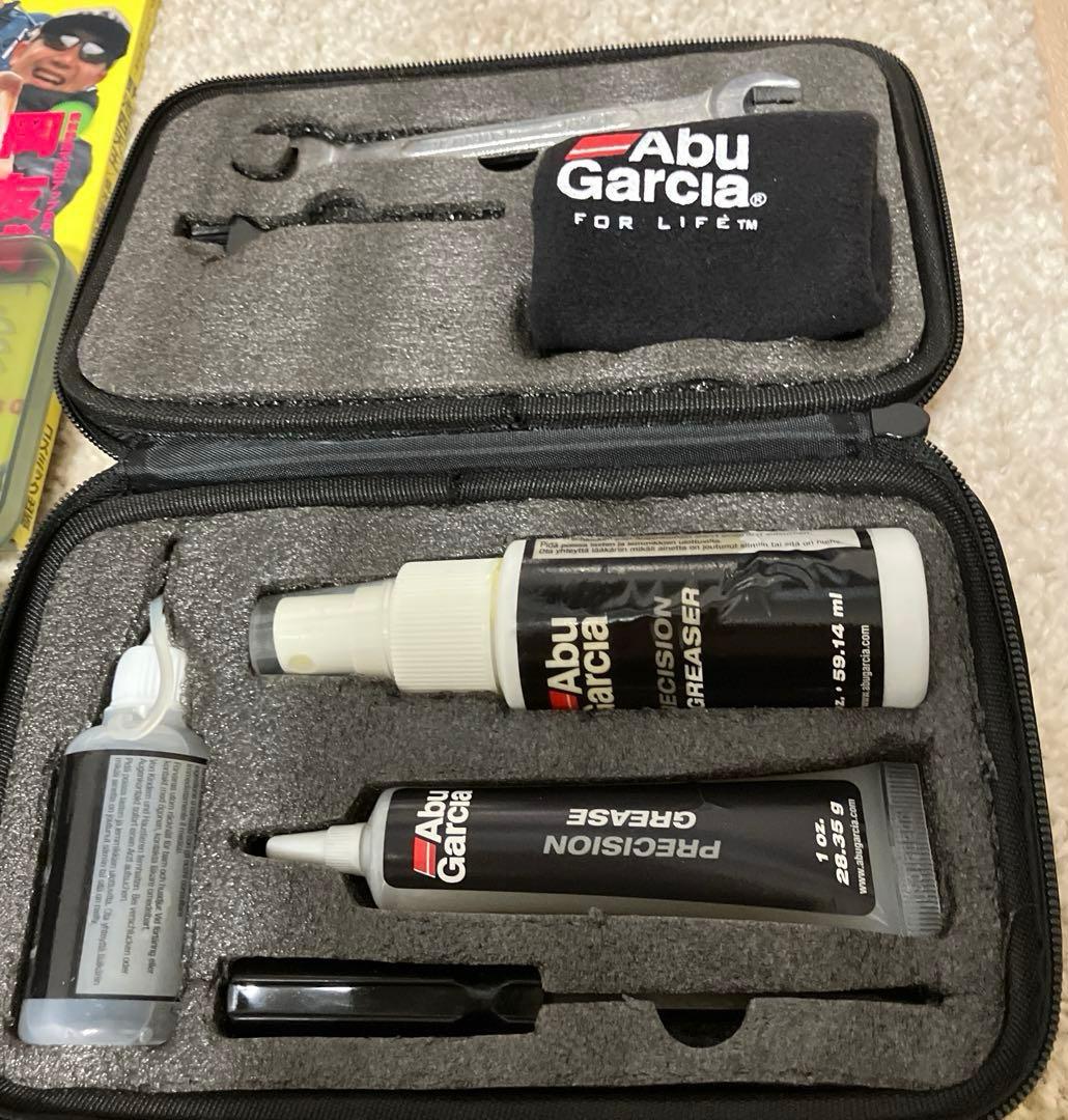 バス釣り引退セット　タックルボックス　ハードルアー・ソフトルアー・ベイトリール等