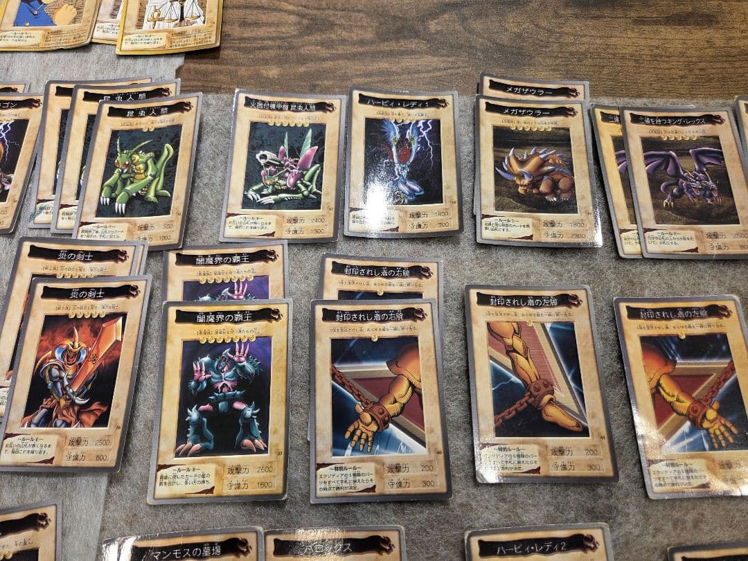 遊戯王バンダイ版　引退品まとめ売り　84種類　全151枚