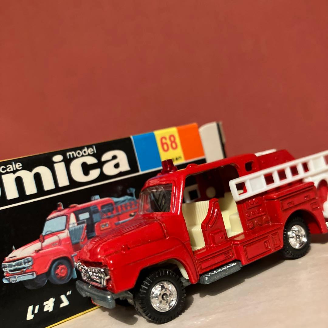黒箱　トミカ いすゞ　ポンプ　消防車　68 日本製