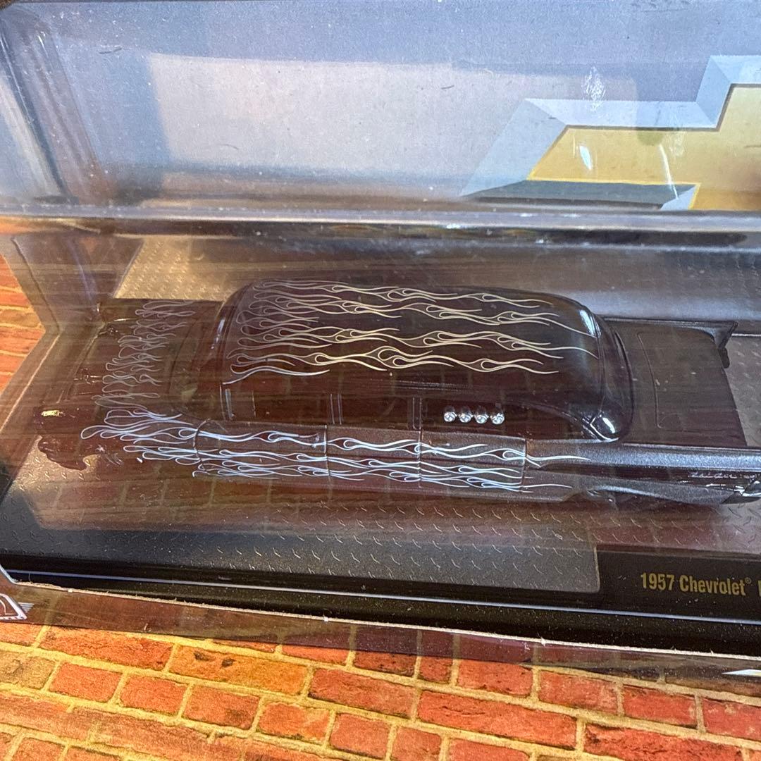 M2 Machines 1957 シボレー ベルエア カスタム R80