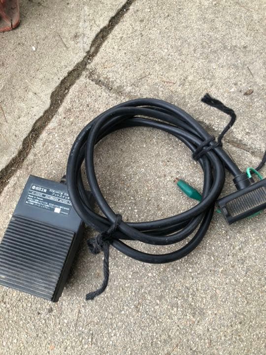 HITACHI  卓上糸のこ盤　（引き取り限定）