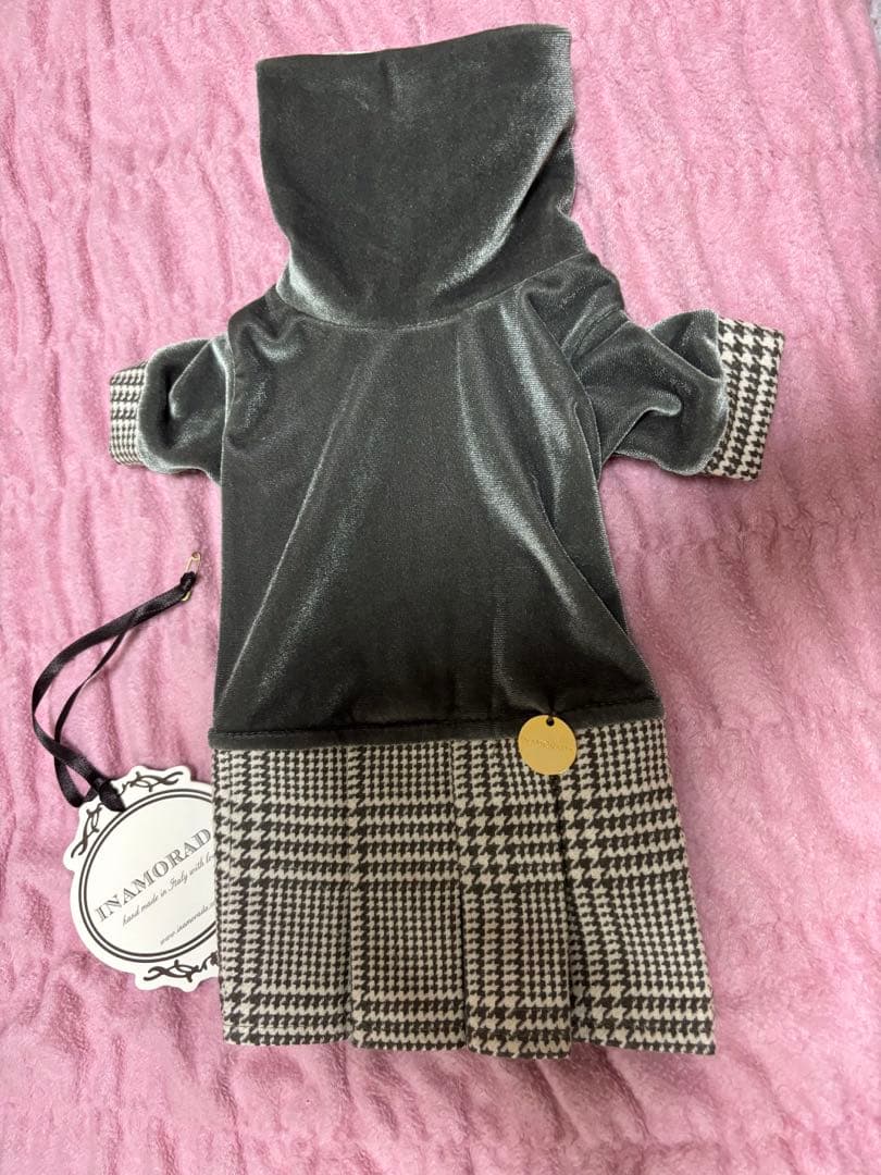 INAMORADA わんちゃんお洋服　犬服　ベロア　 XSサイズ