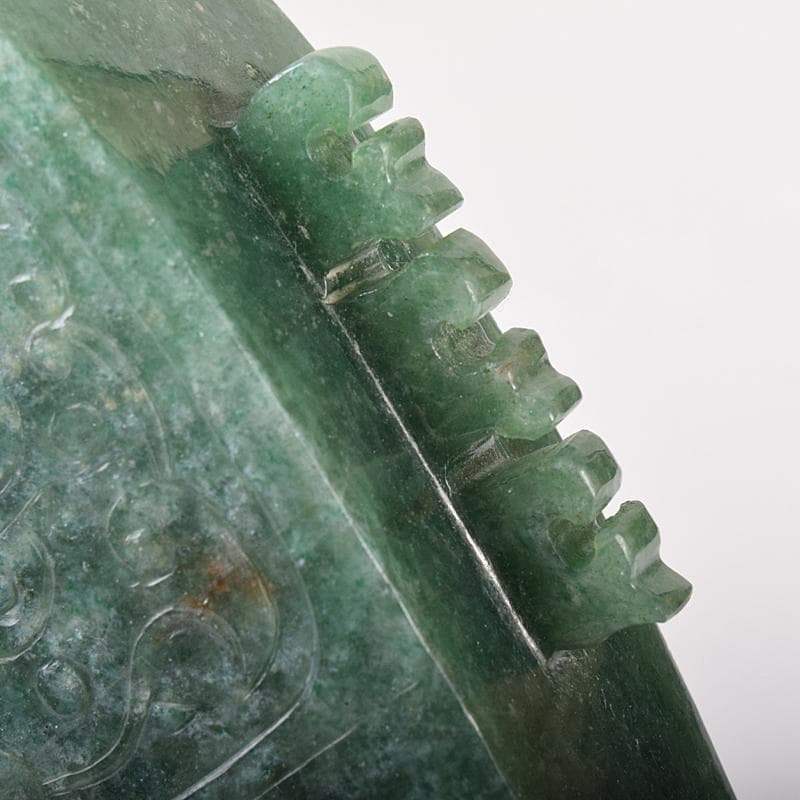 中国　玉石翡翠彫刻　飾壷　約530g　唐木台付　D　R8759