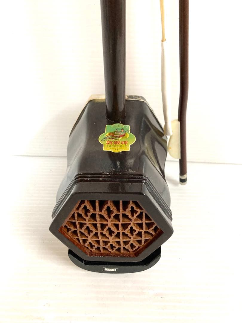 上海民族楽器◆二胡◆蛇皮 弓／駒／調子笛／ハードケース／取扱説明書付き 弦楽器