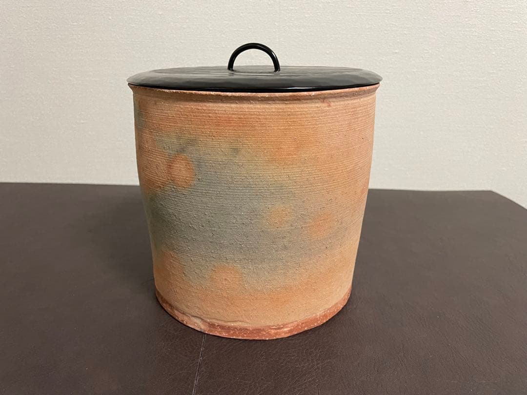 坂田泥華　萩剥離釉窯変寸胴水指　共箱　共布　栞　萩焼　茶道具