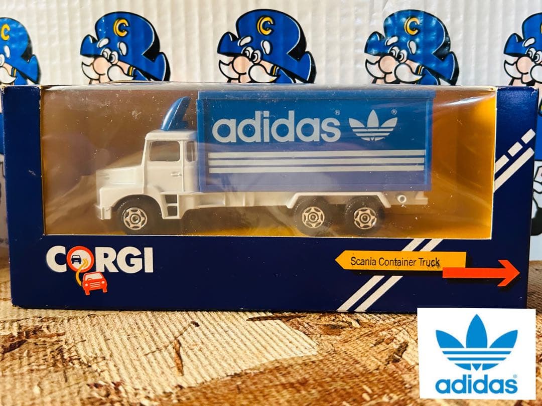 81' Corgi adidas Scania truckアディダスミニカーGB
