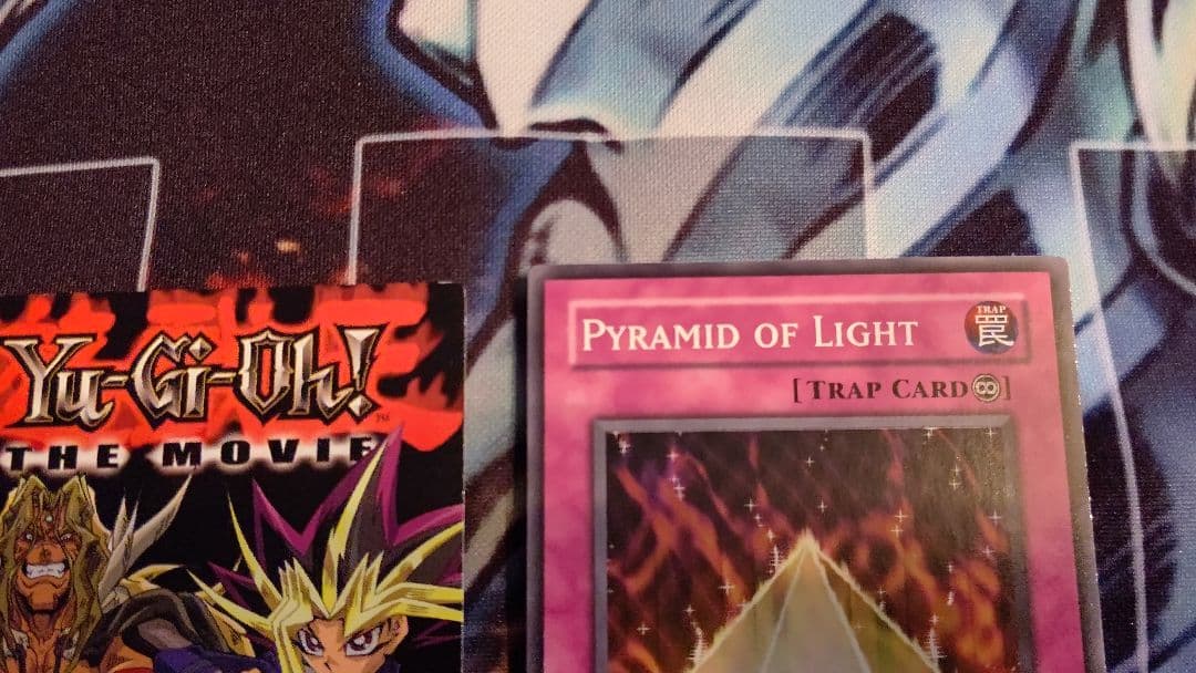 入手困難‼️海外映画試写会限定カード。激レアスーパーレアの青眼の光龍含むセット