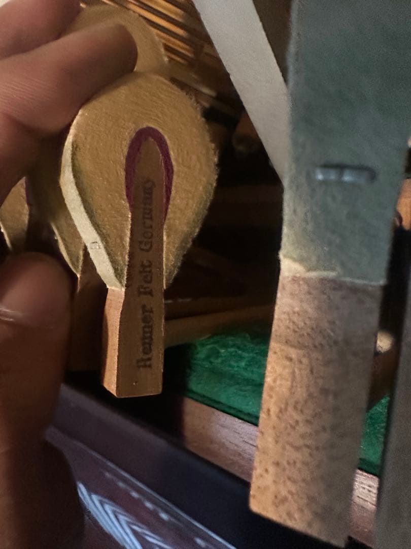 ピアノ　日本製ビクターV80M