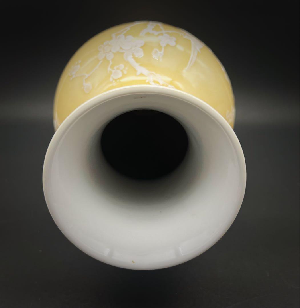 中国美術 古玩 米黄釉堆白花鳥花瓶 景德鎭製