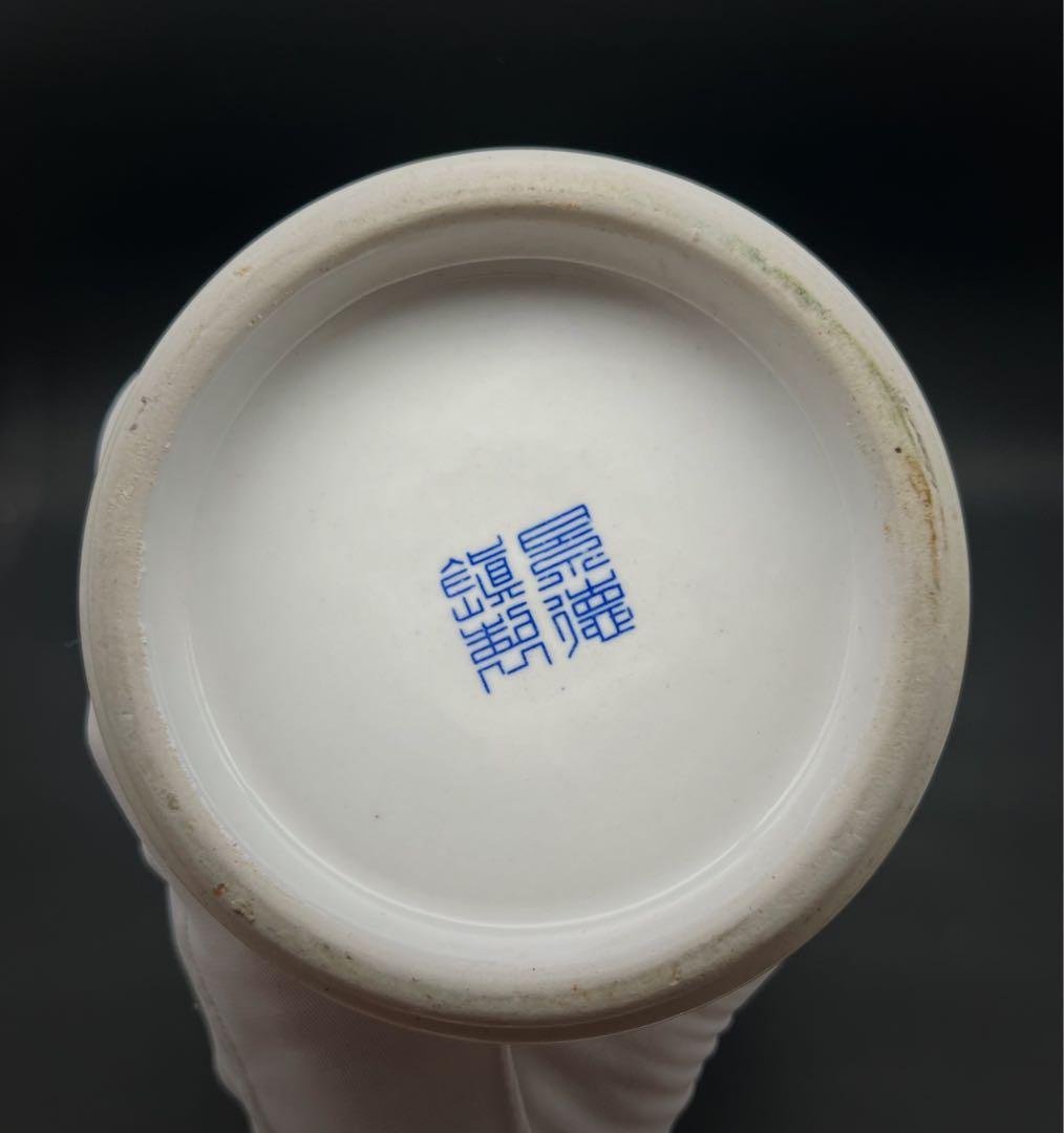 中国美術 古玩 米黄釉堆白花鳥花瓶 景德鎭製