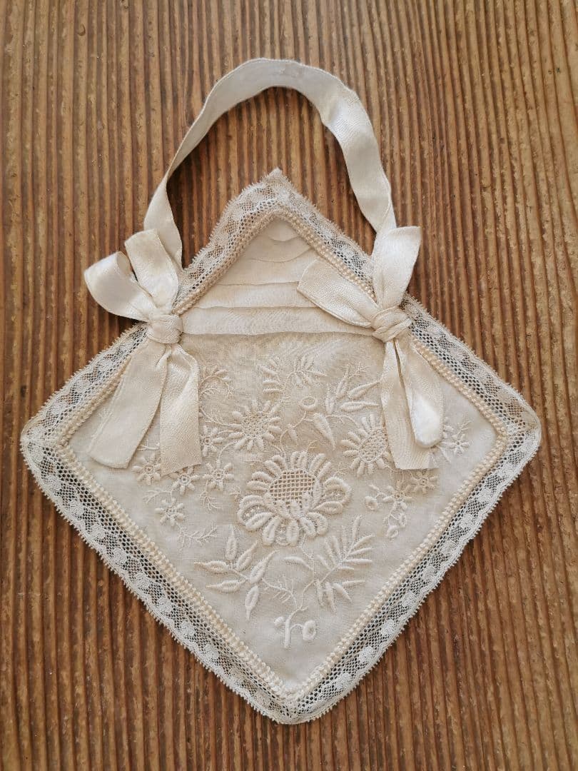 アンティーク 初聖体式 花刺繍&プリーツ リネンシルク オモニエール 二重バッグ