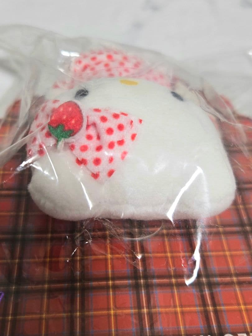 ✨激レア✨ハローキティ45周年 Anniversary限定ブローチ イチゴ