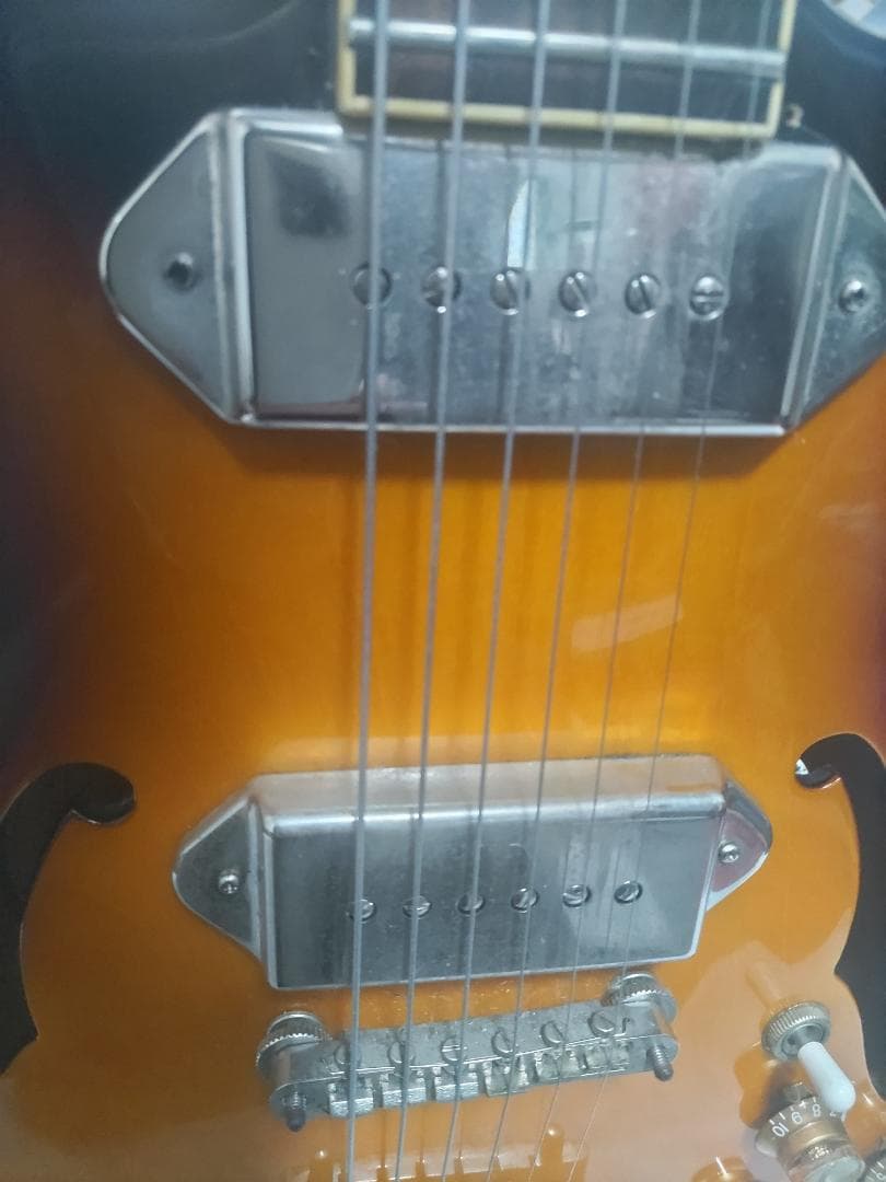 エピフォン　カジノ　クーペ　VS　中古　フルアコ