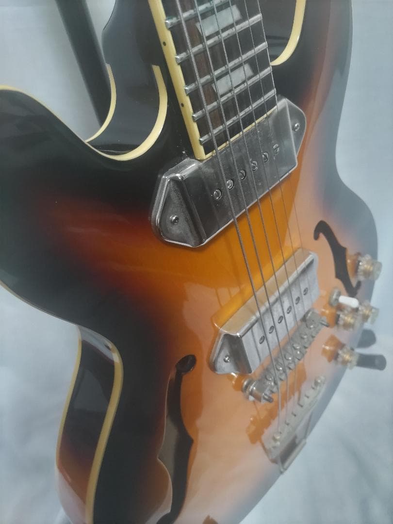 エピフォン　カジノ　クーペ　VS　中古　フルアコ