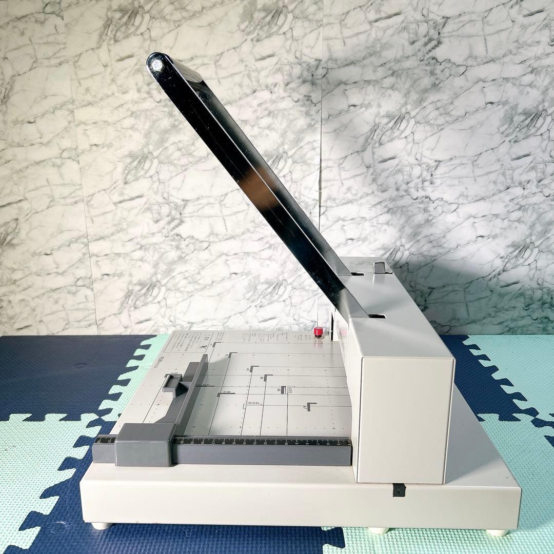 PLUS プラス 手動断裁機 PK-513L 裁断幅A4タテ