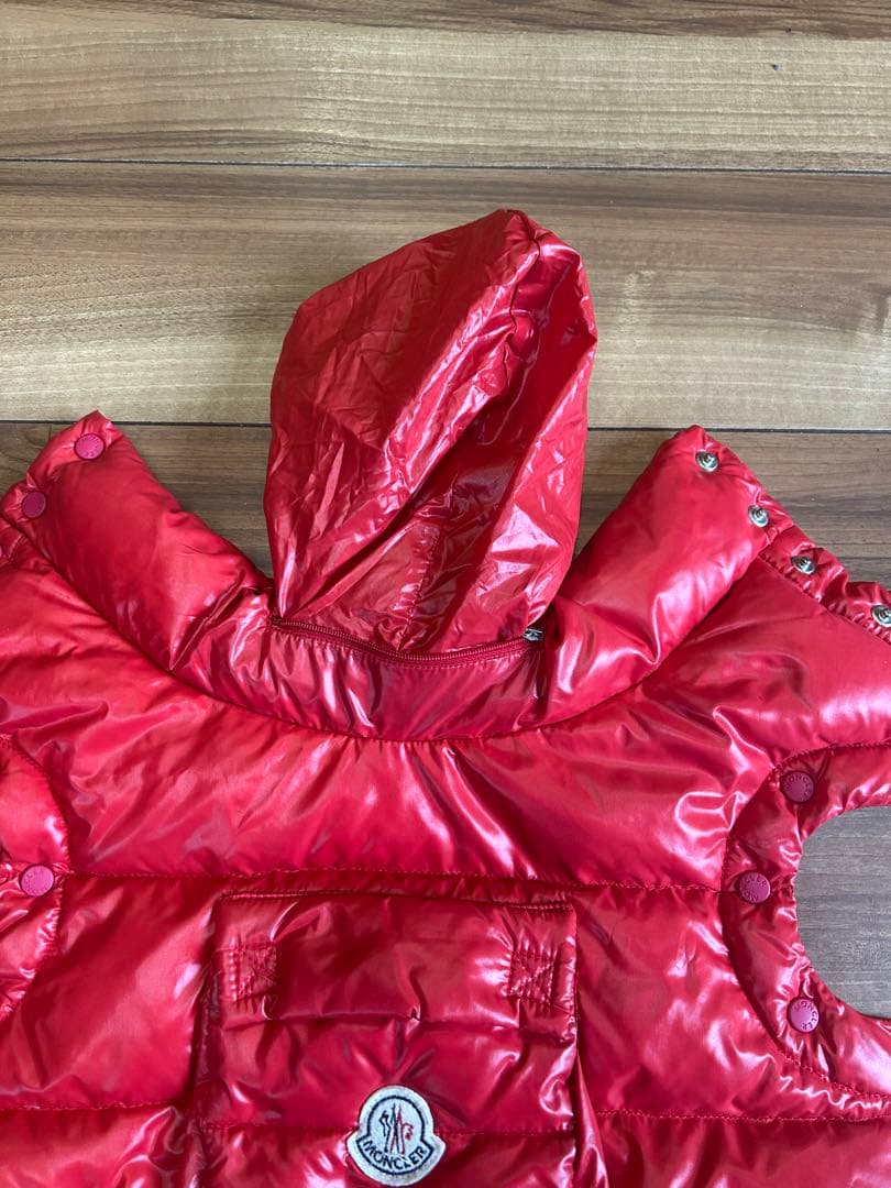 モンクレール犬用ダウンジャケット格安出品