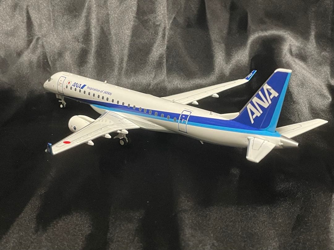[全日空商事]1/200 ANA 三菱MRJ90 滑走路パネル付 MR29008