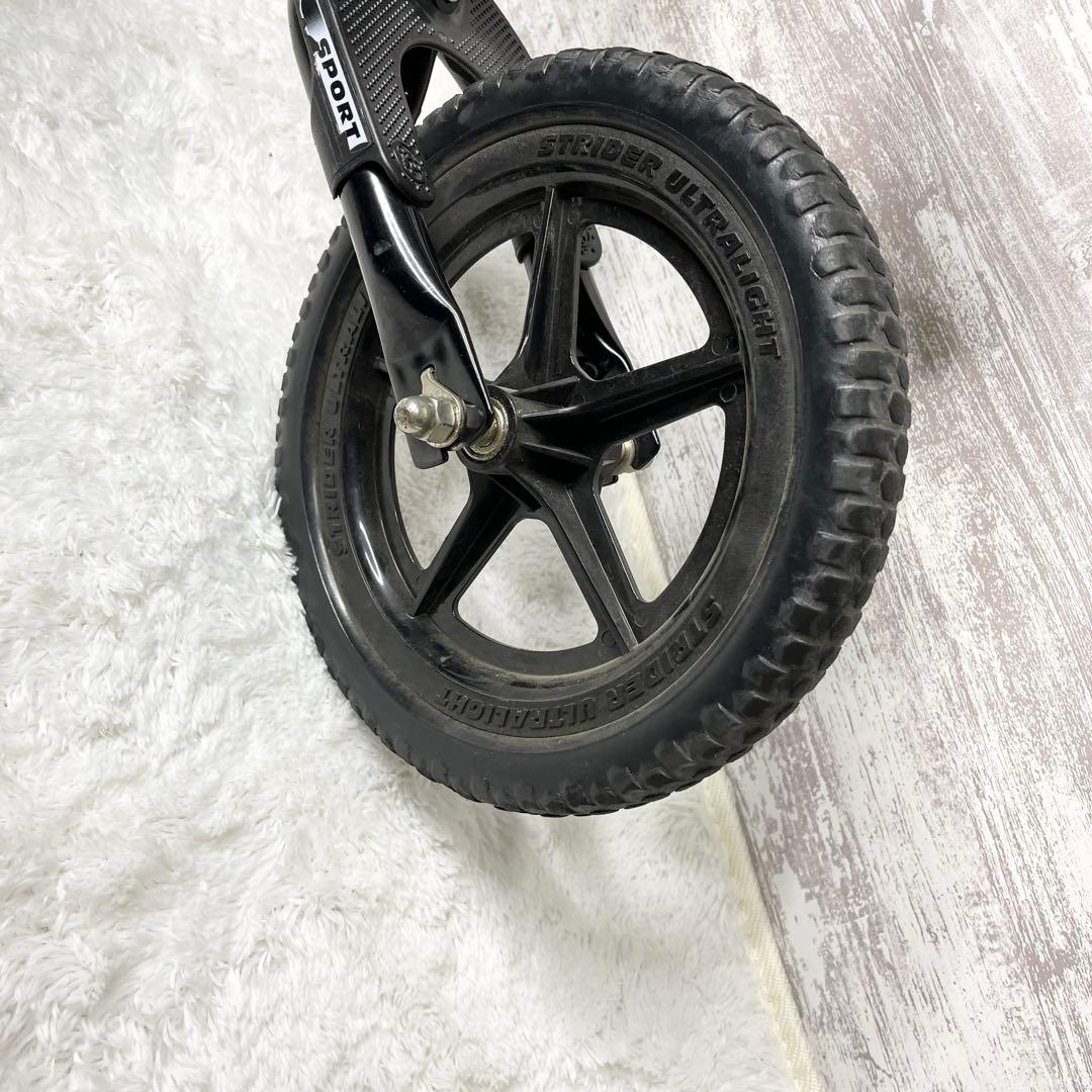 美品　STRIDER スポーツバランスバイク ブラック スポーツモデル
