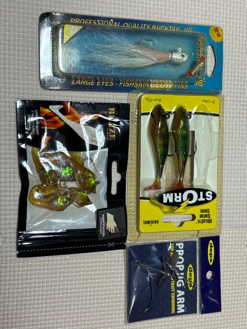 ブラックバスルアー他一式　リュック付き