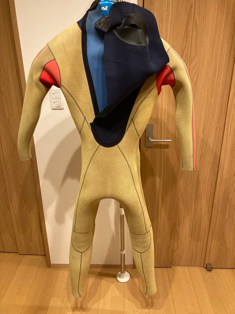 HOLLY セミドライフルスーツ