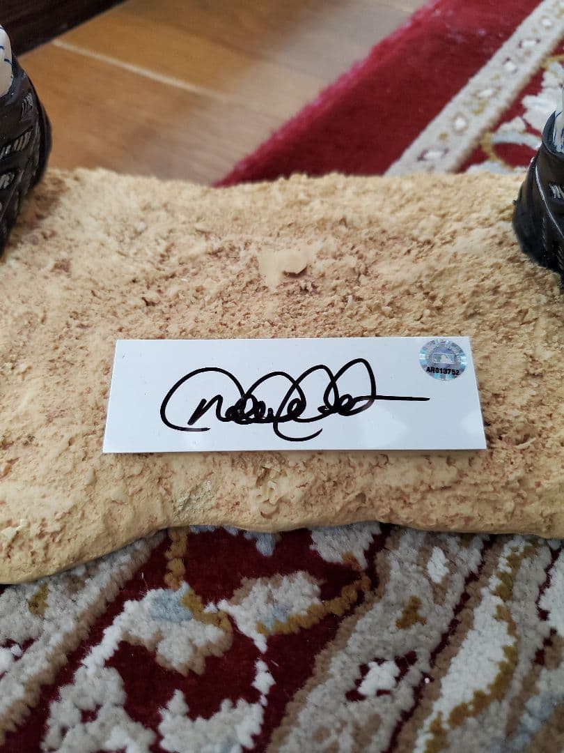 【超希少】★デレク・ジーター(ヤンキース)直筆サイン入りフィギュア★