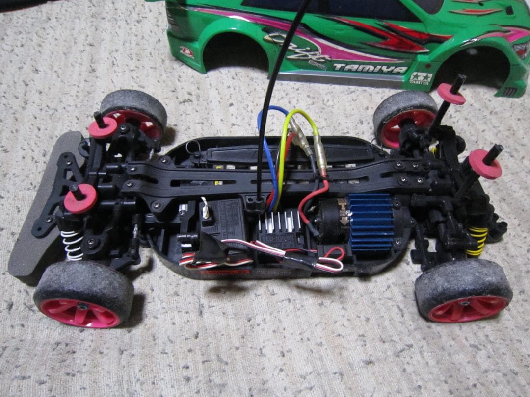 大人気　動作確認済み　ラジコンカー　セット　タミヤ　TT01　カスタム　緑の車