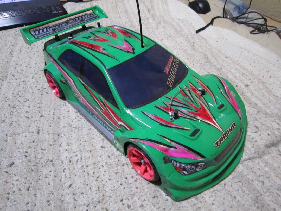 大人気　動作確認済み　ラジコンカー　セット　タミヤ　TT01　カスタム　緑の車