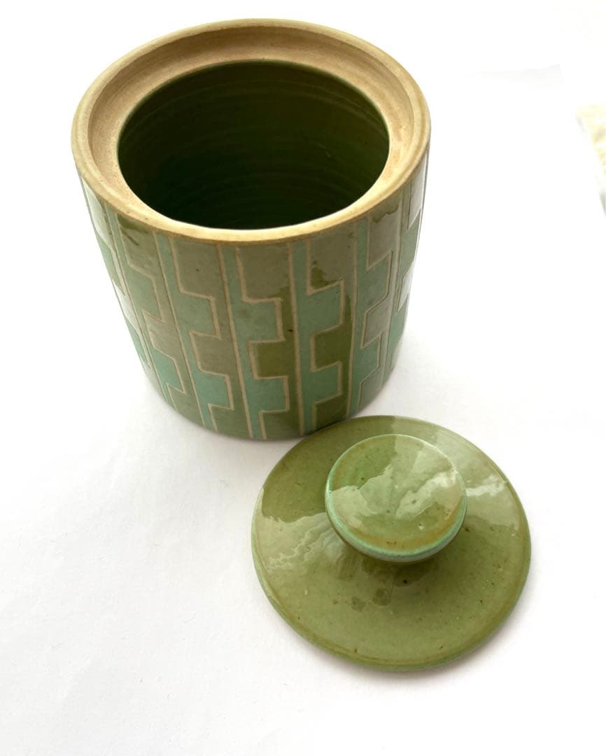 北欧の陶芸家 ベンテ・ハンセンの小物入れ