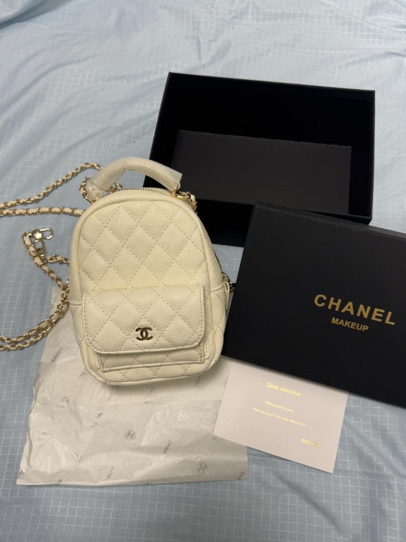 【新品未使用】非売品VIP ホワイト キルティング ショルダーバッグet