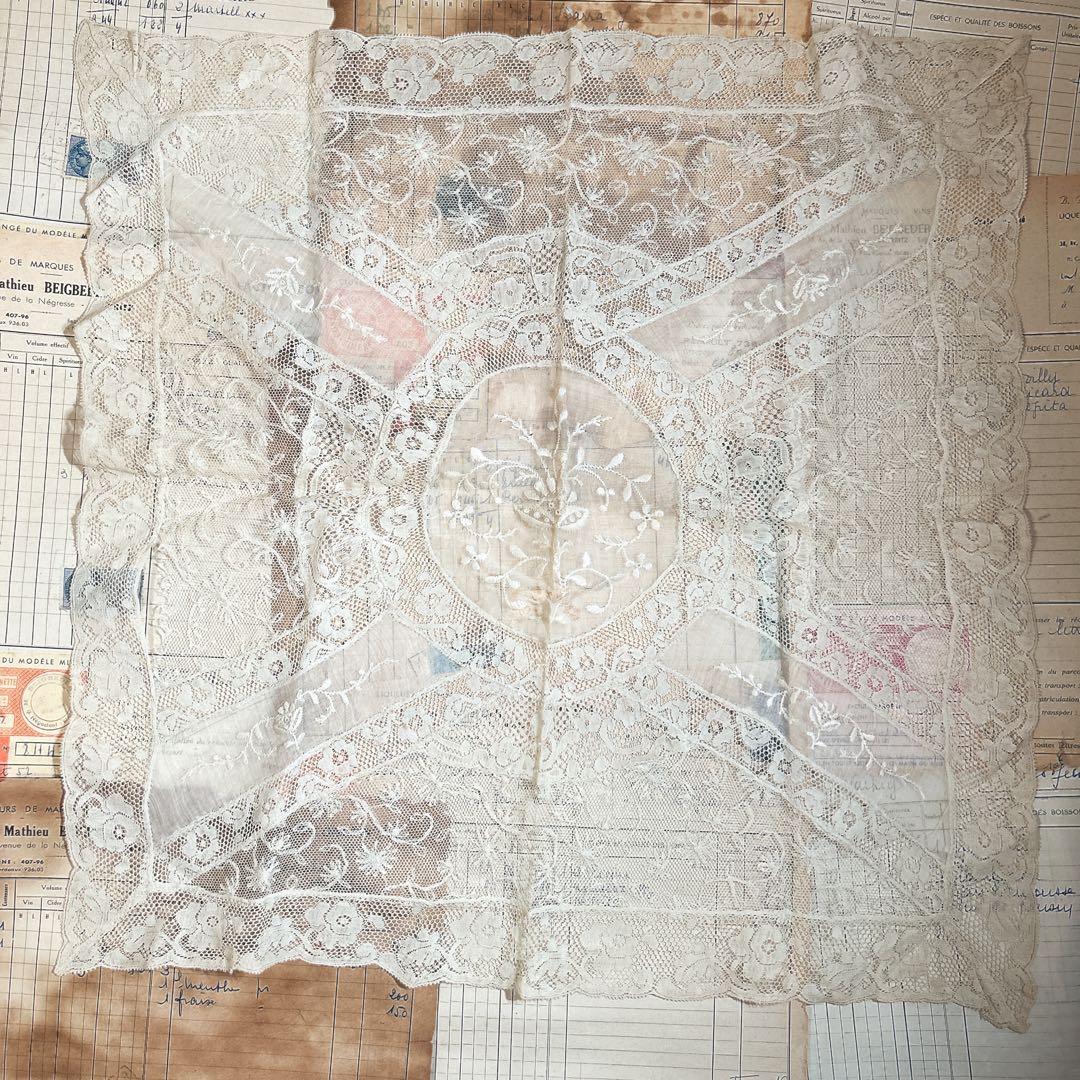 フランス アンティーク ノルマンディー レース ドイリー　正方形　E2481