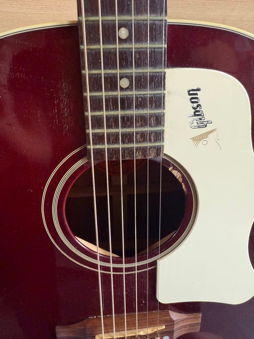 GibsonJ-45 ワインレッド　ハードケース付