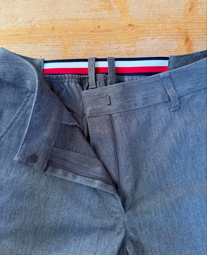 新品！トミーヒルフィガー グレー パンツ ウエストゴム付き