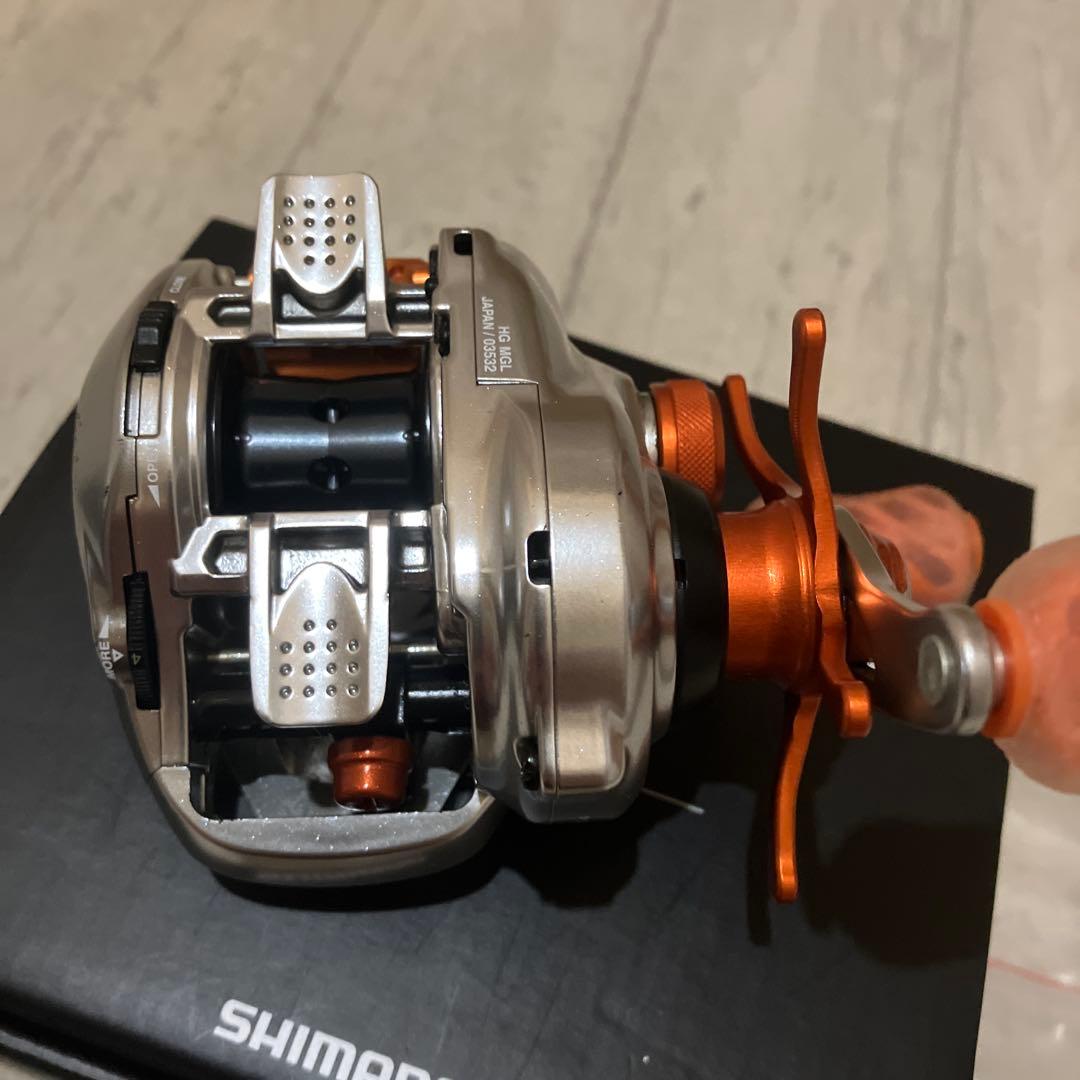 シマノ　16メタニウムMGL 右ハンドル　オレンジカスタム