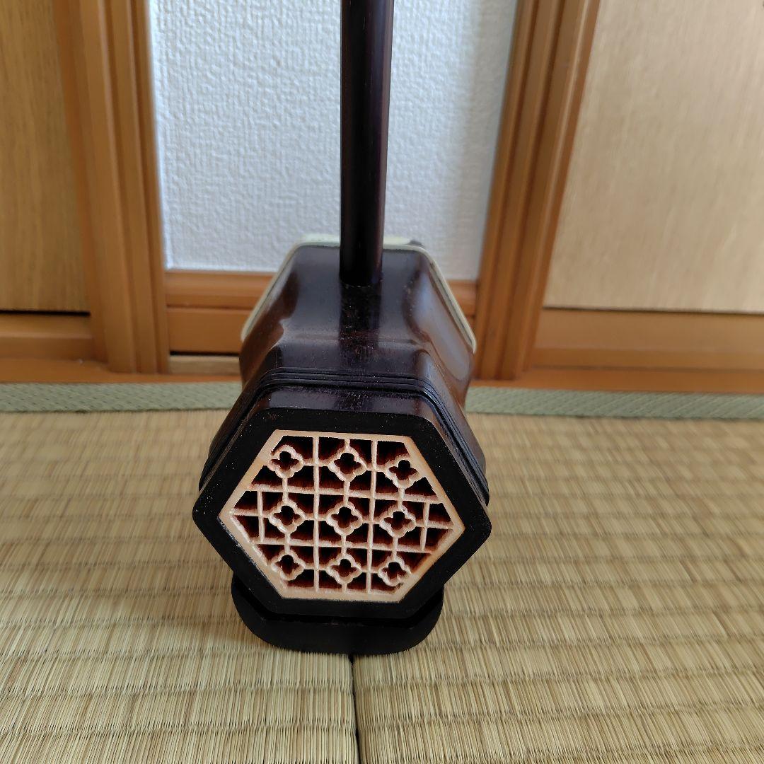 二胡　８点セット（ 弓２本、弦、駒、 千斤糸、整調笛、松脂、ケース付き）