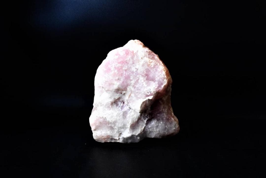 天然石 ローズクォーツ 紅水晶 原石 鉱物 希少 パワーストーン 風水 鑑賞石