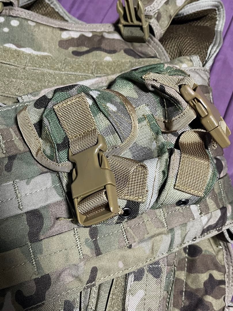 CONDOR プレートキャリア＆マガジンポーチ マルチカム ＆米軍放出品ポーチ