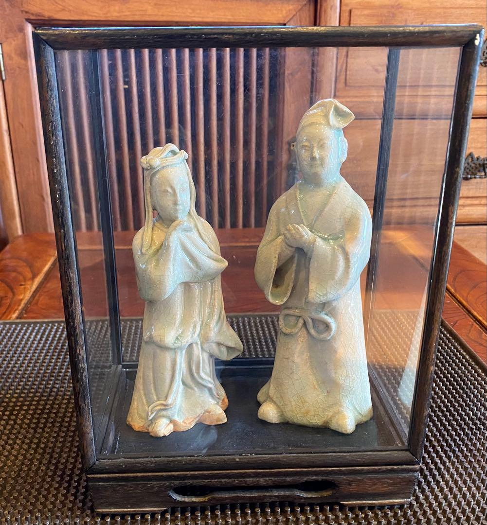 中国　青磁人物像ペア・鑑賞ケース付 ・ヴィンテージ　レア ・中国　台湾茶器