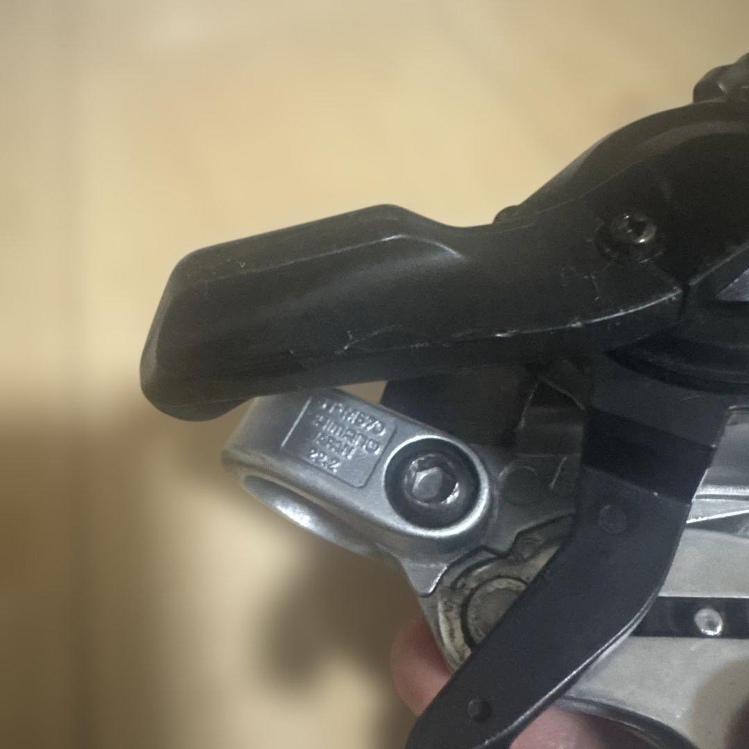 ST-M570 SHIMANO　デオーレLX ブレーキレバー シフトレバー 兼用