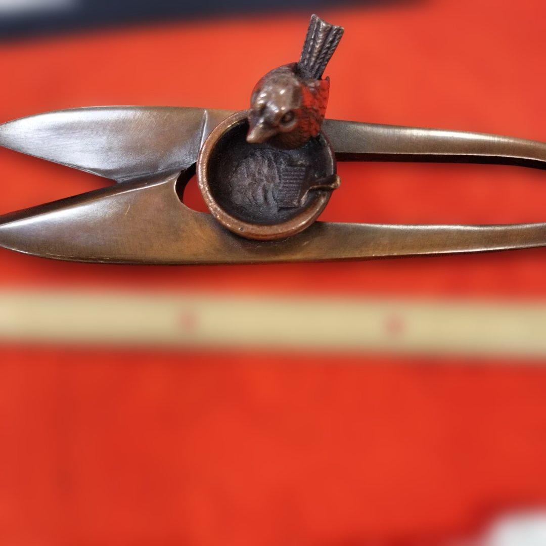 金属製 鳥の装飾 工芸品　文鎮