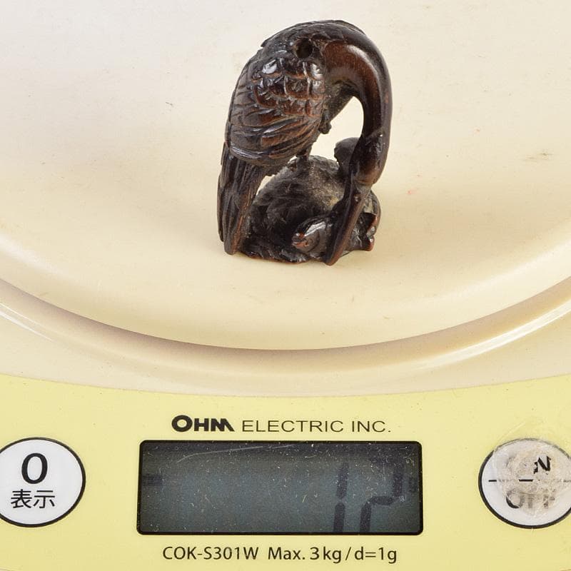 時代提げ物　唐木紫檀彫刻　鶴魚　置物　根付　C　R9308
