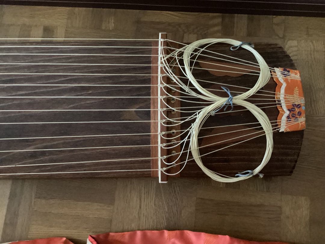 【良品】お琴 13弦 すだれ彫り 木製 譜見台 調子笛 爪琴柱・ソフトケース付き