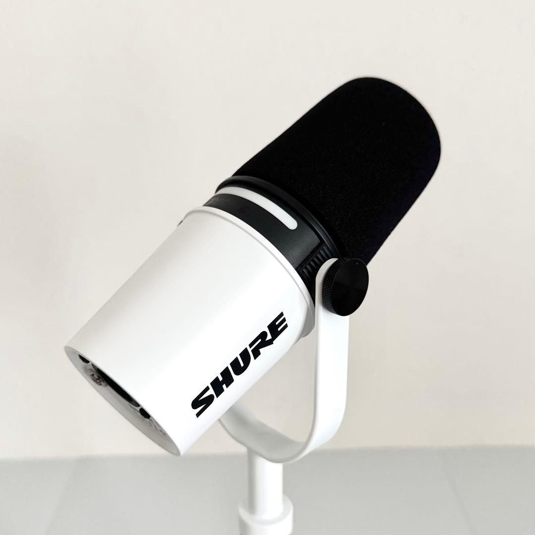 SHURE MV7+　ホワイト　ダイナミックマイク　卓上スタンド付き　美品