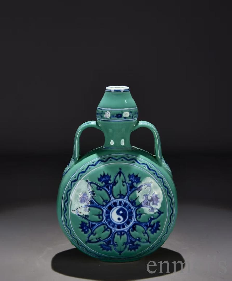 中国古美術・明宣徳・果皮緑地青花宝相紋・抱月瓶・青花磁・壺・花瓶・古陶磁・唐物