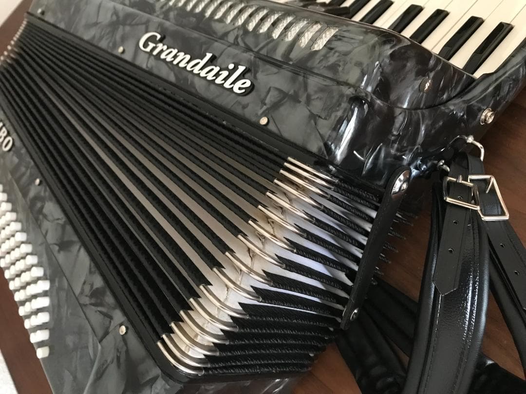 アコーディオン TOMBO グランデール GT-60