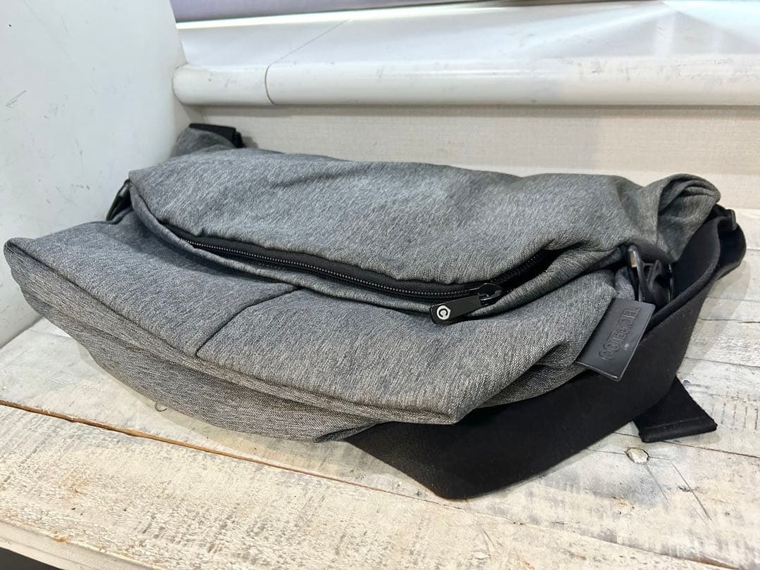 ◆コートシエルCOTE et CIEL【定価2.5万円ほど】メッセンジャーバック