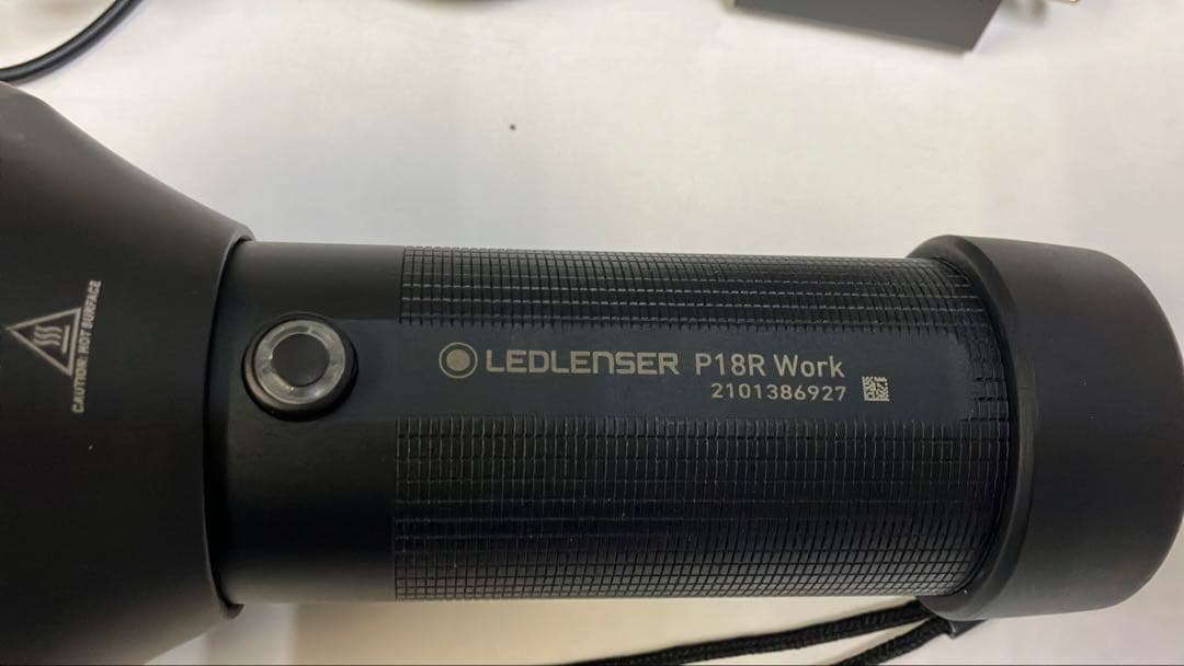 LEDLENSER P18R Work 懐中電灯 充電器付き