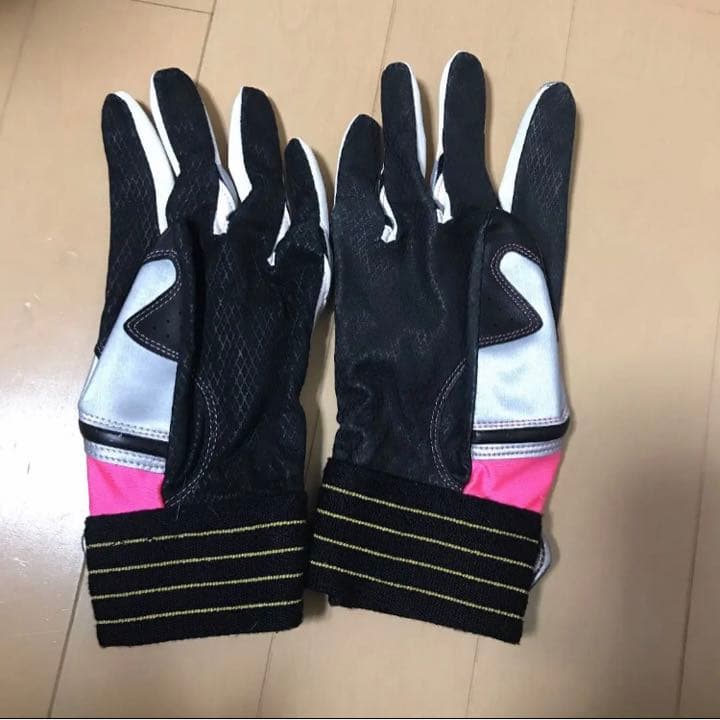 岡島豪郎　ネーム入りバッティンググローブ