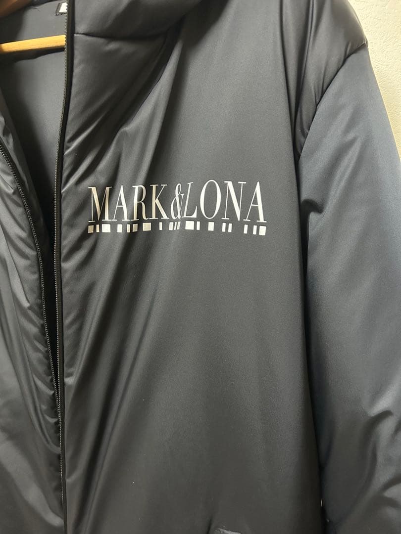 マークアンドロナ 近年モデル ジップブルゾン コード フード 中綿 黒　ゴルフ