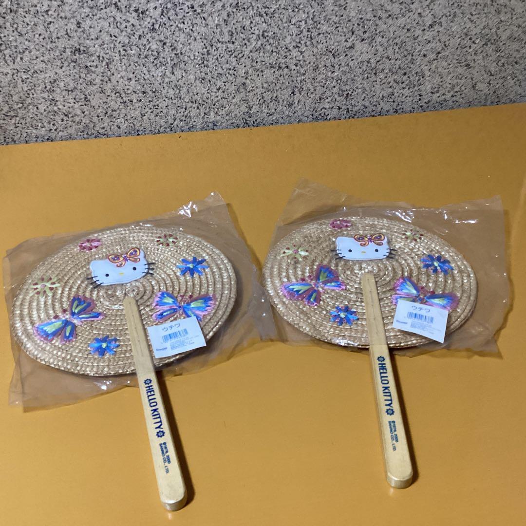 3068ハローキティイグサうちわちょうちょ